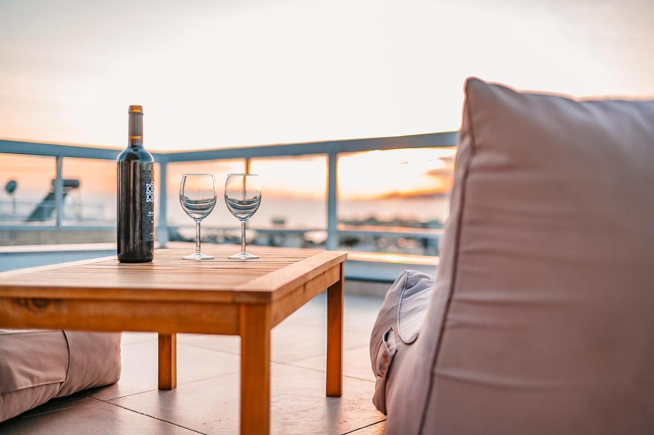 Suites With Magical View & Jacuzzi Атина Екстериор снимка